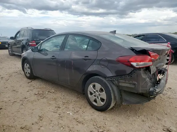3KPFL4A79JE183962 2018 KIA FORTE - Image 2