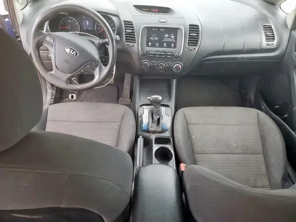 3KPFL4A79JE183962 2018 KIA FORTE - Image 8