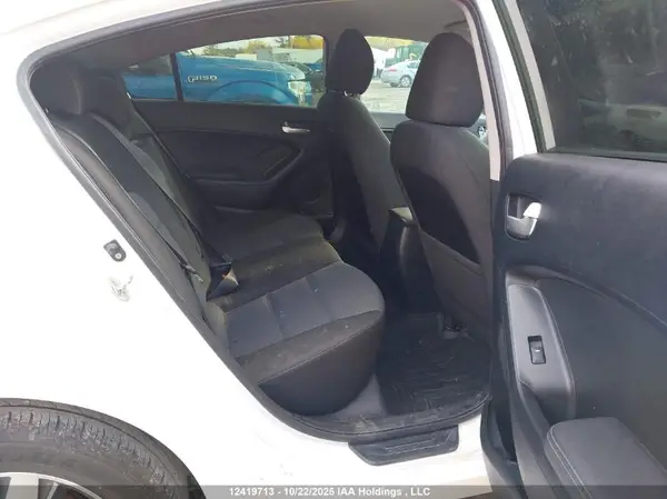 3KPFL4A79JE187106 2018 KIA FORTE - Image 8