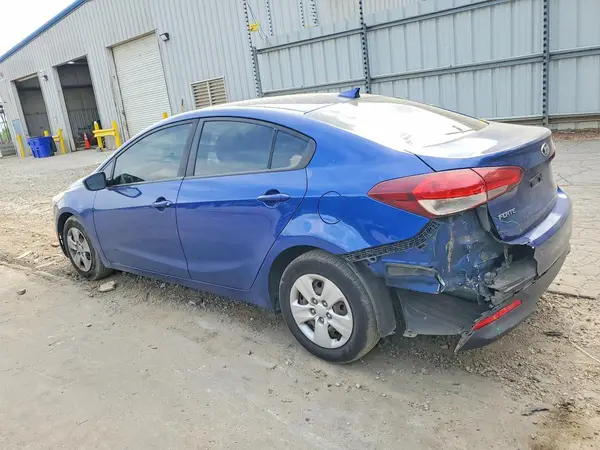 3KPFL4A79JE190443 2018 KIA FORTE - Image 2
