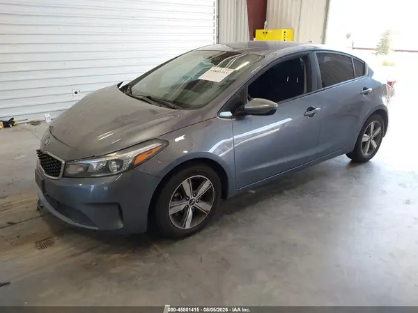 3KPFL4A79JE191818 2018 KIA FORTE - Image 2