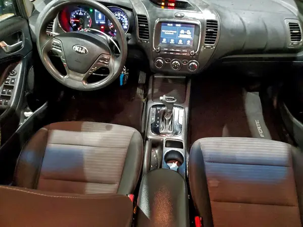 3KPFL4A79JE191995 2018 KIA FORTE - Image 8