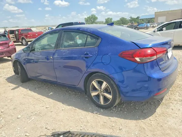 3KPFL4A79JE192340 2018 KIA FORTE - Image 2