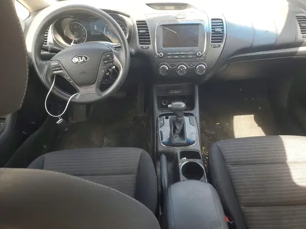 3KPFL4A79JE192340 2018 KIA FORTE - Image 8