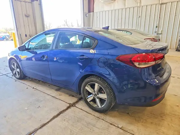 3KPFL4A79JE192662 2018 KIA FORTE - Image 2