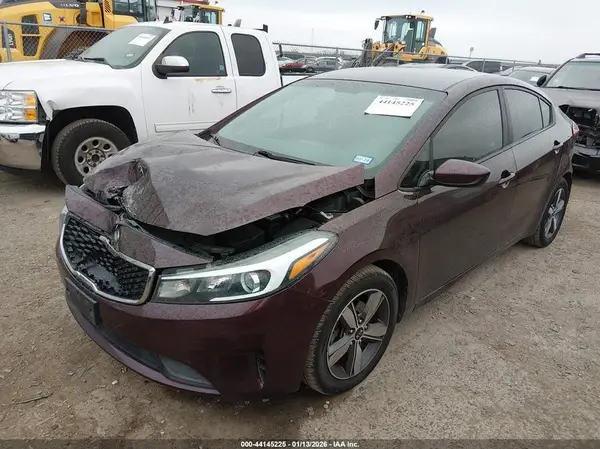 3KPFL4A79JE193407 2018 KIA FORTE - Image 2