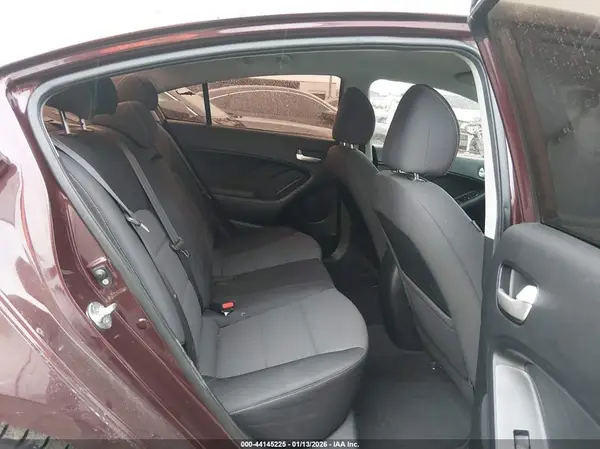 3KPFL4A79JE193407 2018 KIA FORTE - Image 8