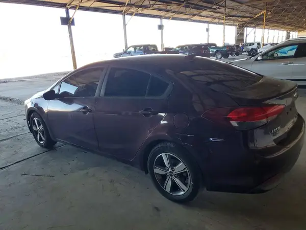 3KPFL4A79JE193794 2018 KIA FORTE - Image 2