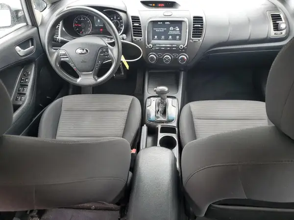 3KPFL4A79JE195657 2018 KIA FORTE - Image 8