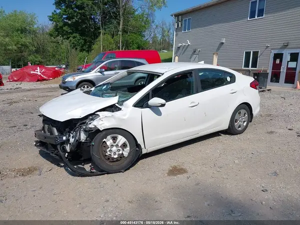 3KPFL4A79JE195772 2018 KIA FORTE - Image 2