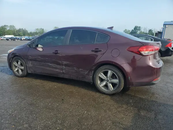 3KPFL4A79JE196629 2018 KIA FORTE - Image 2