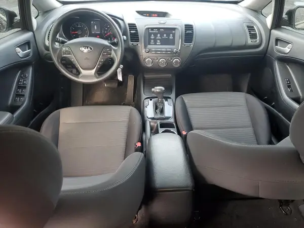 3KPFL4A79JE196629 2018 KIA FORTE - Image 8