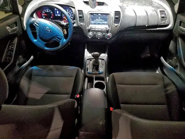 3KPFL4A79JE196789 2018 KIA FORTE - Image 8