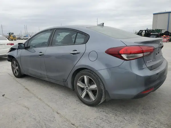 3KPFL4A79JE198039 2018 KIA FORTE - Image 2