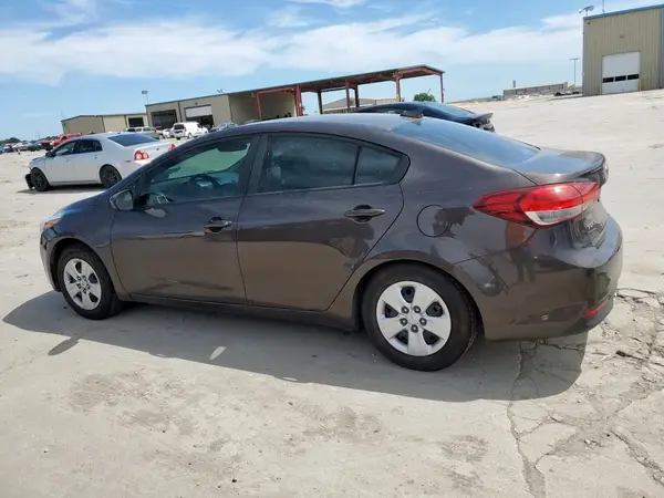3KPFL4A79JE201893 2018 KIA FORTE - Image 2