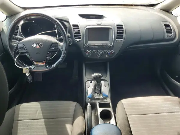 3KPFL4A79JE202445 2018 KIA FORTE - Image 8