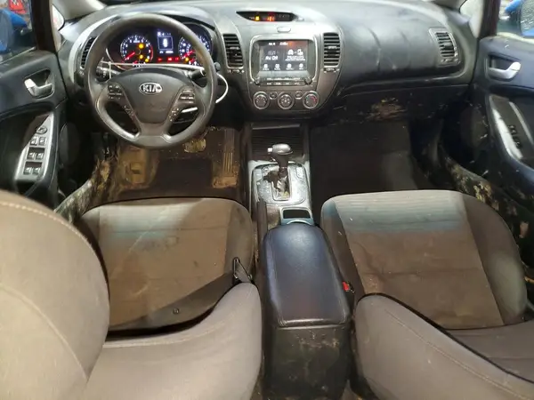 3KPFL4A79JE211842 2018 KIA FORTE - Image 8