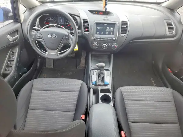3KPFL4A79JE213414 2018 KIA FORTE - Image 8