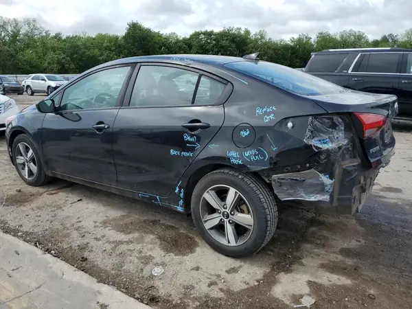 3KPFL4A79JE214367 2018 KIA FORTE - Image 2