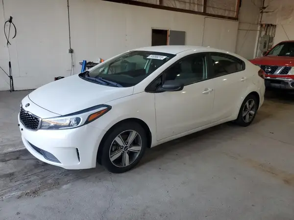 3KPFL4A79JE216927 2018 KIA FORTE - Image 1