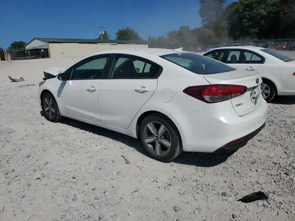 3KPFL4A79JE217091 2018 KIA FORTE - Image 2