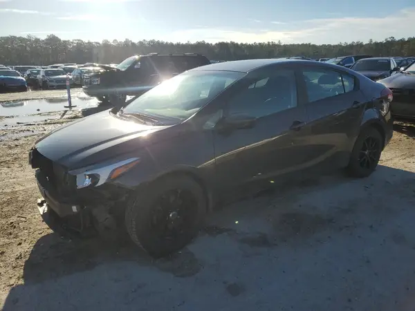 3KPFL4A79JE218466 2018 KIA FORTE - Image 1