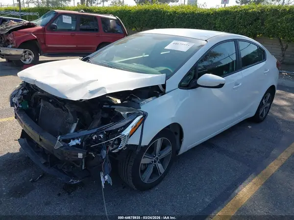 3KPFL4A79JE219567 2018 KIA FORTE - Image 2