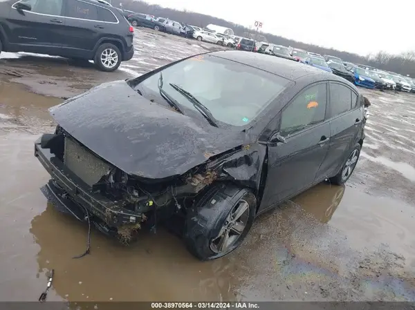 3KPFL4A79JE219603 2018 KIA FORTE - Image 2
