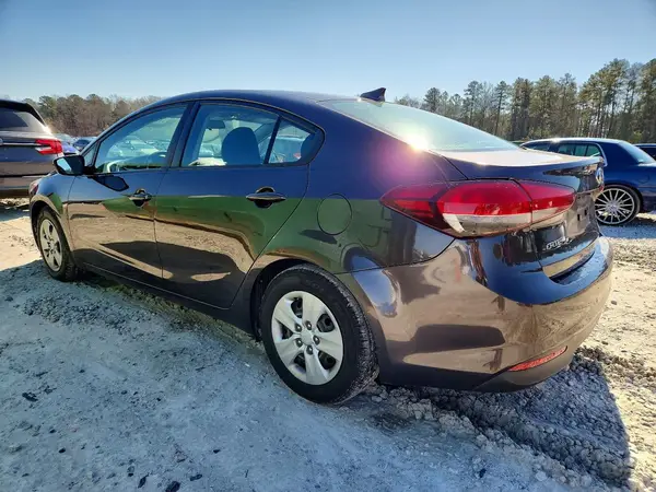 3KPFL4A79JE219701 2018 KIA FORTE - Image 2