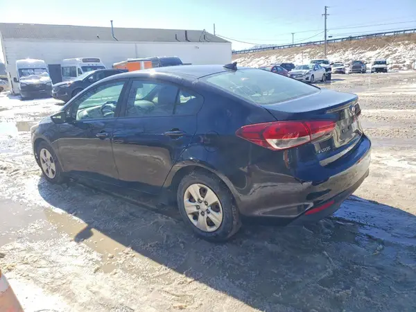 3KPFL4A79JE220086 2018 KIA FORTE - Image 2