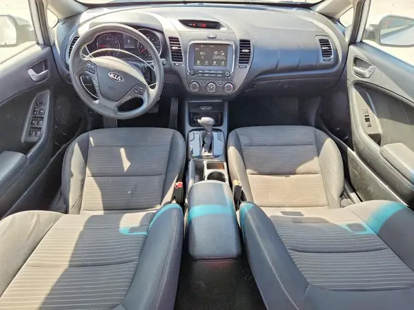 3KPFL4A79JE222131 2018 KIA FORTE - Image 8