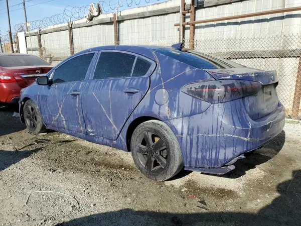3KPFL4A79JE226177 2018 KIA FORTE - Image 2