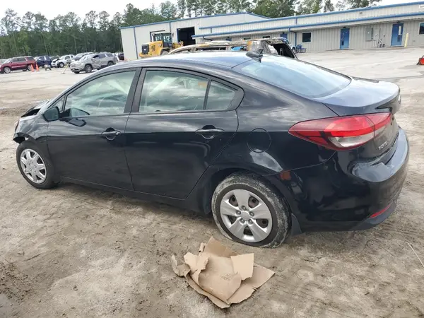 3KPFL4A79JE226714 2018 KIA FORTE - Image 2