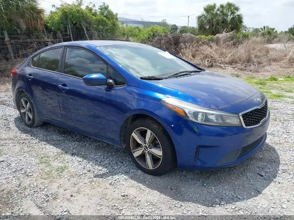 3KPFL4A79JE226986 2018 KIA FORTE - Image 1