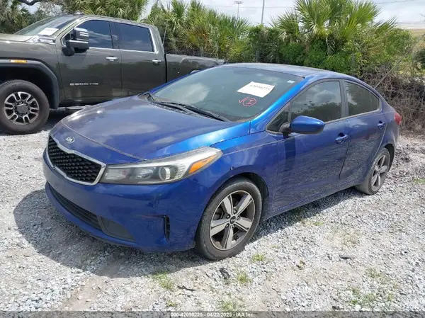 3KPFL4A79JE226986 2018 KIA FORTE - Image 2