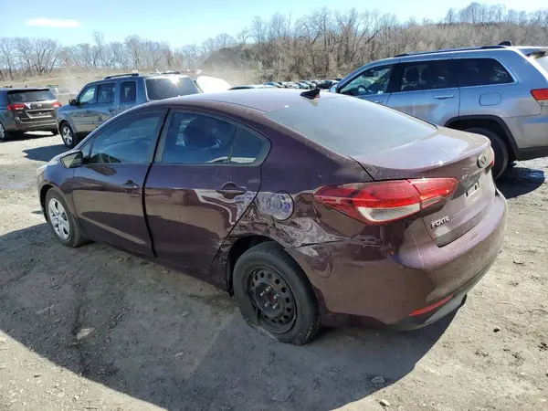 3KPFL4A79JE233498 2018 KIA FORTE - Image 2