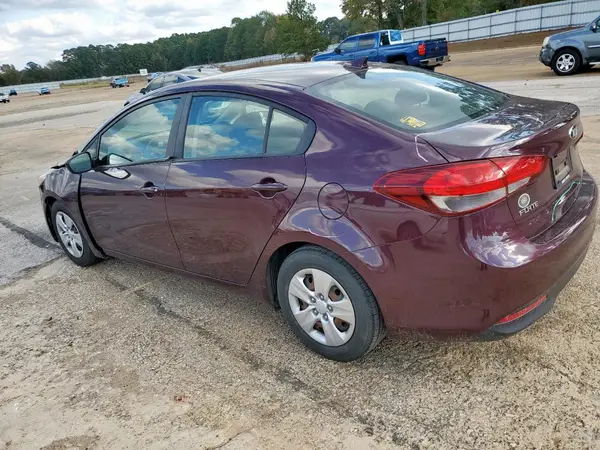 3KPFL4A79JE236689 2018 KIA FORTE - Image 2