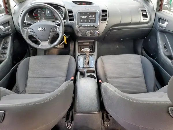 3KPFL4A79JE236689 2018 KIA FORTE - Image 8