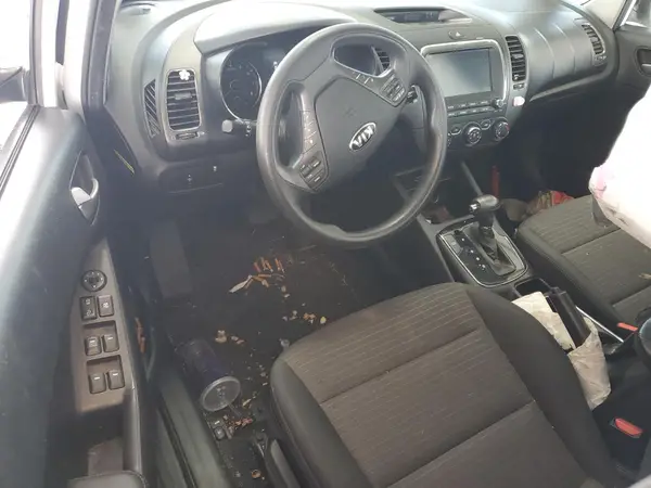 3KPFL4A79JE238362 2018 KIA FORTE - Image 8