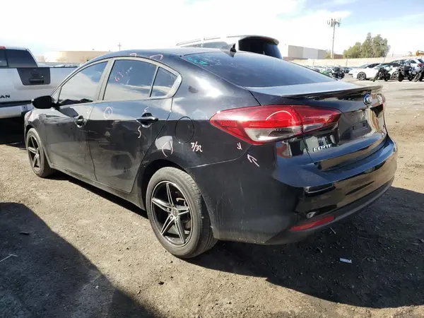 3KPFL4A79JE242721 2018 KIA FORTE - Image 2