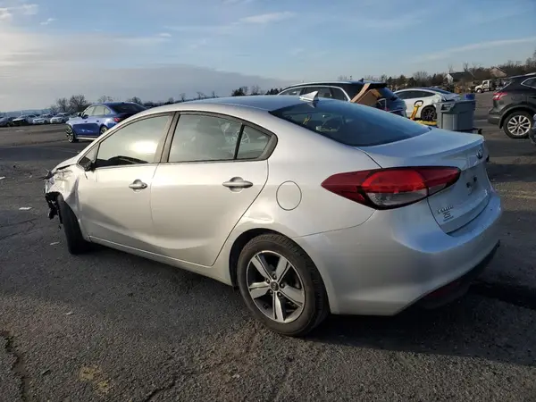3KPFL4A79JE248549 2018 KIA FORTE - Image 2