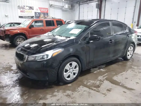 3KPFL4A79JE248664 2018 KIA FORTE - Image 2