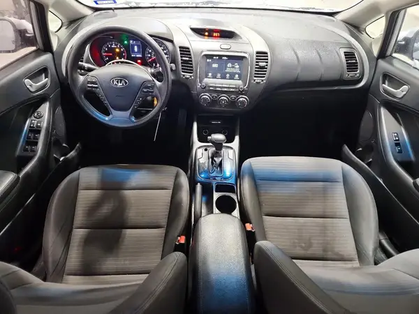 3KPFL4A79JE248891 2018 KIA FORTE - Image 8