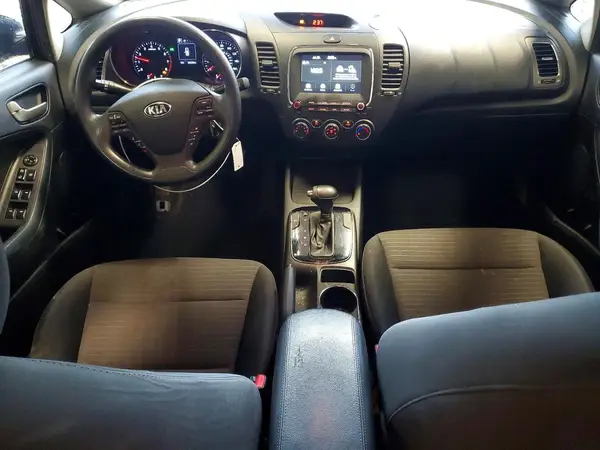 3KPFL4A79JE248986 2018 KIA FORTE - Image 8