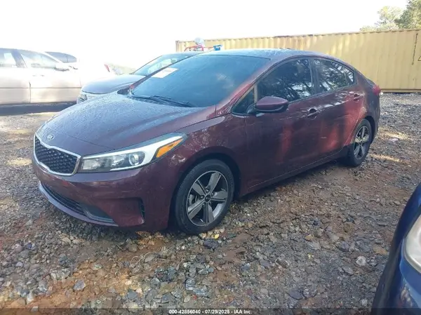 3KPFL4A79JE249068 2018 KIA FORTE - Image 2