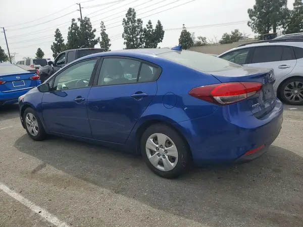 3KPFL4A79JE249152 2018 KIA FORTE - Image 2