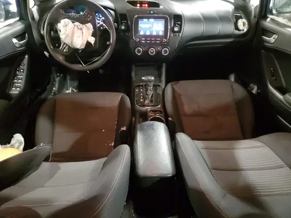 3KPFL4A79JE249698 2018 KIA FORTE - Image 8