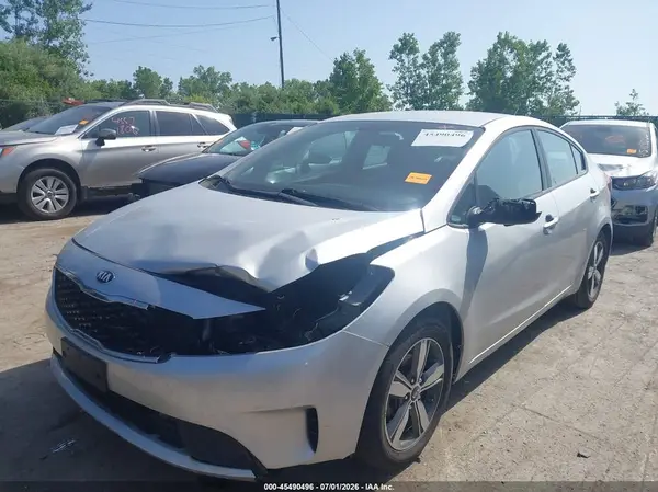 3KPFL4A79JE249801 2018 KIA FORTE - Image 2