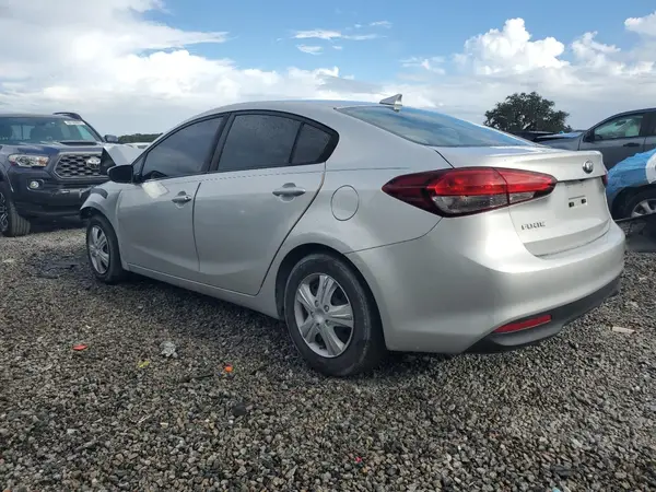 3KPFL4A79JE249877 2018 KIA FORTE - Image 2