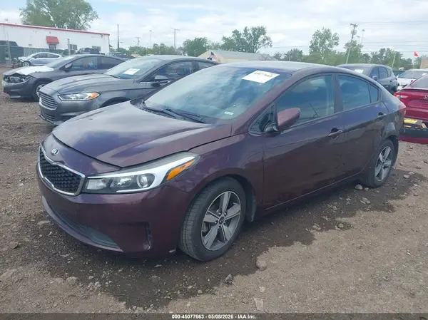 3KPFL4A79JE250799 2018 KIA FORTE - Image 2